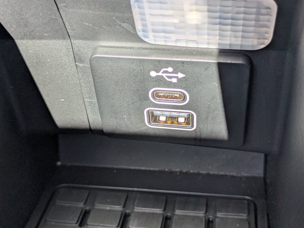 Certified 2025 Lincoln Aviator Reserve RWD image 23