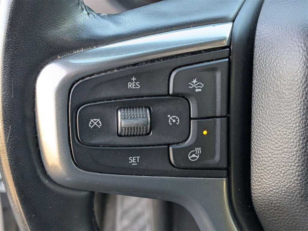 Used 2023 Chevrolet Suburban Premier image 22