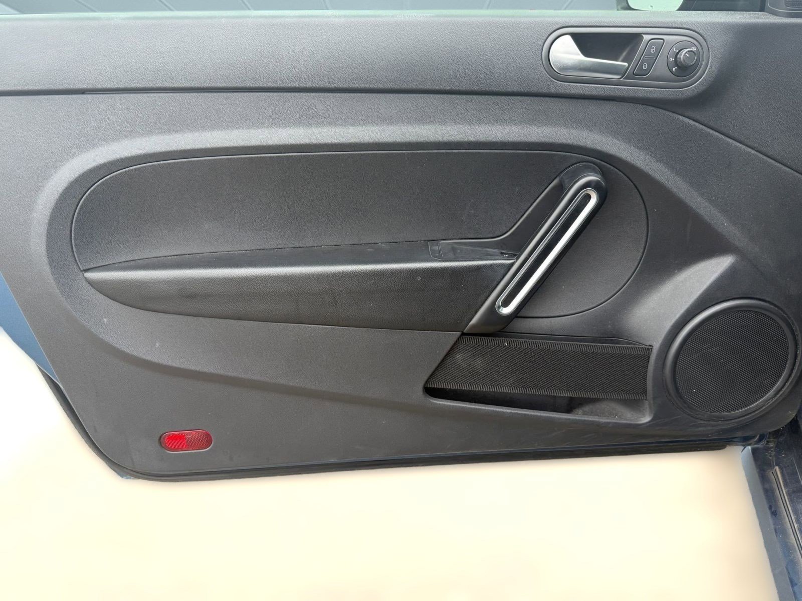 Used 2019 Volkswagen Beetle 2.0T image 15