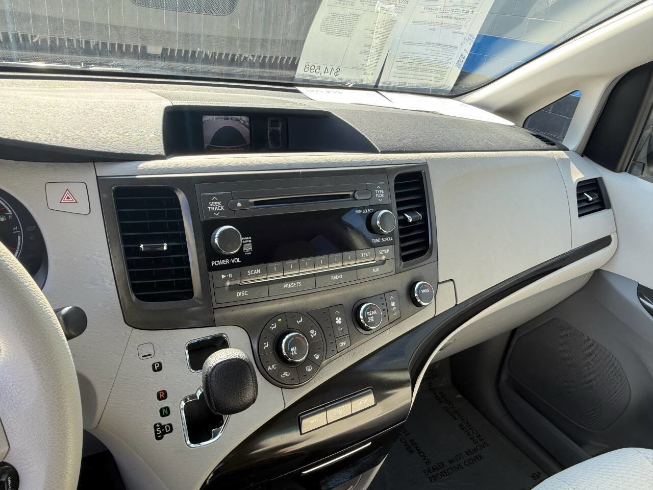 Used 2012 Toyota Sienna LE image 11