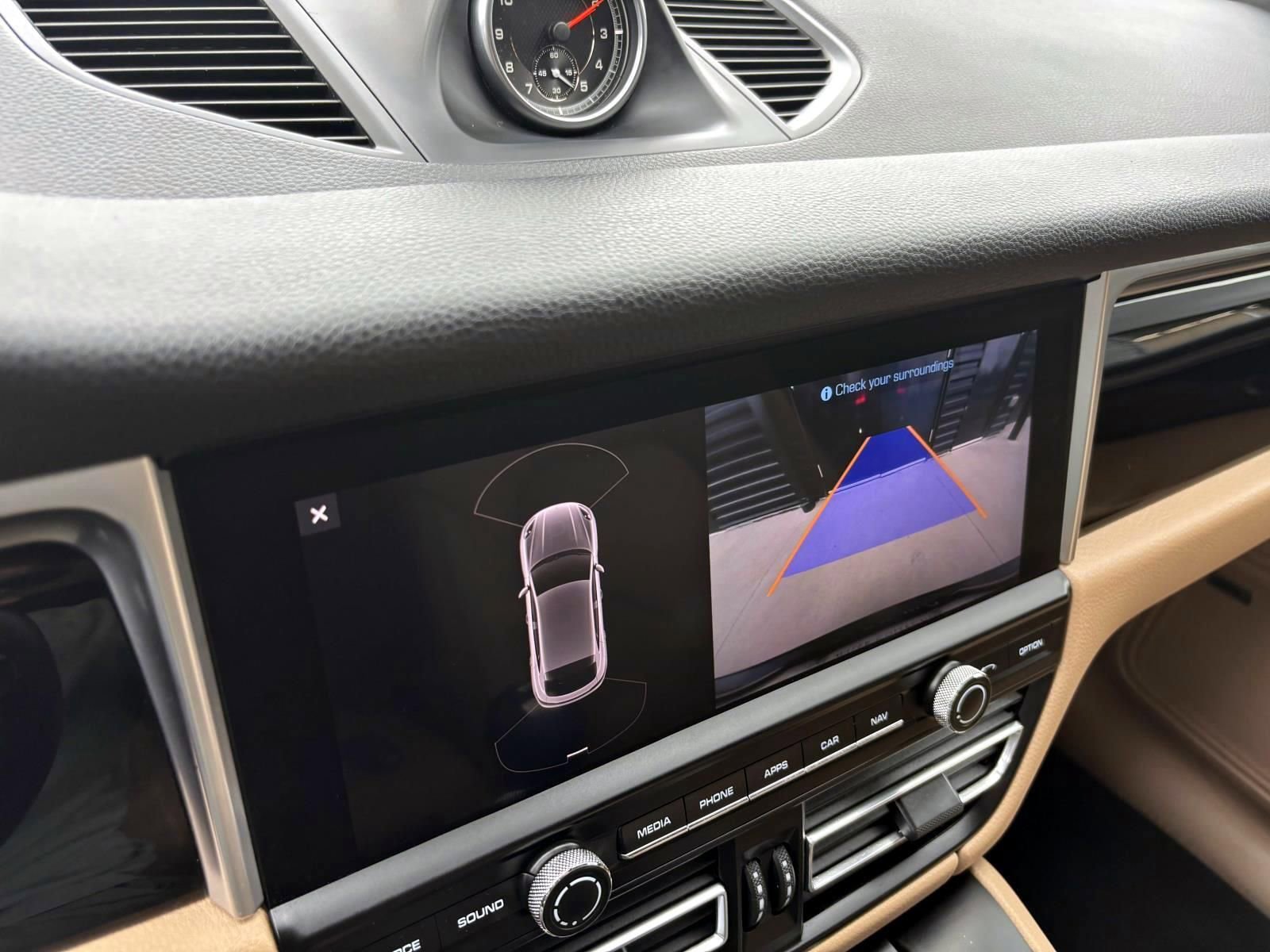 Used 2020 Porsche Macan AWD/4WD image 35