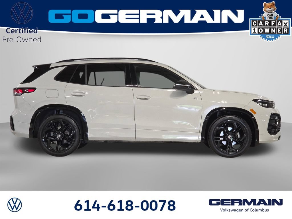 Certified 2025 Volkswagen Tiguan SE R-Line FWD image 6