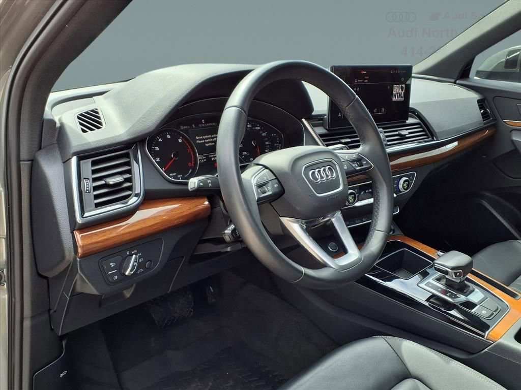 Used 2023 Audi Q5 2.0T Premium w/ Convenience Package image 7