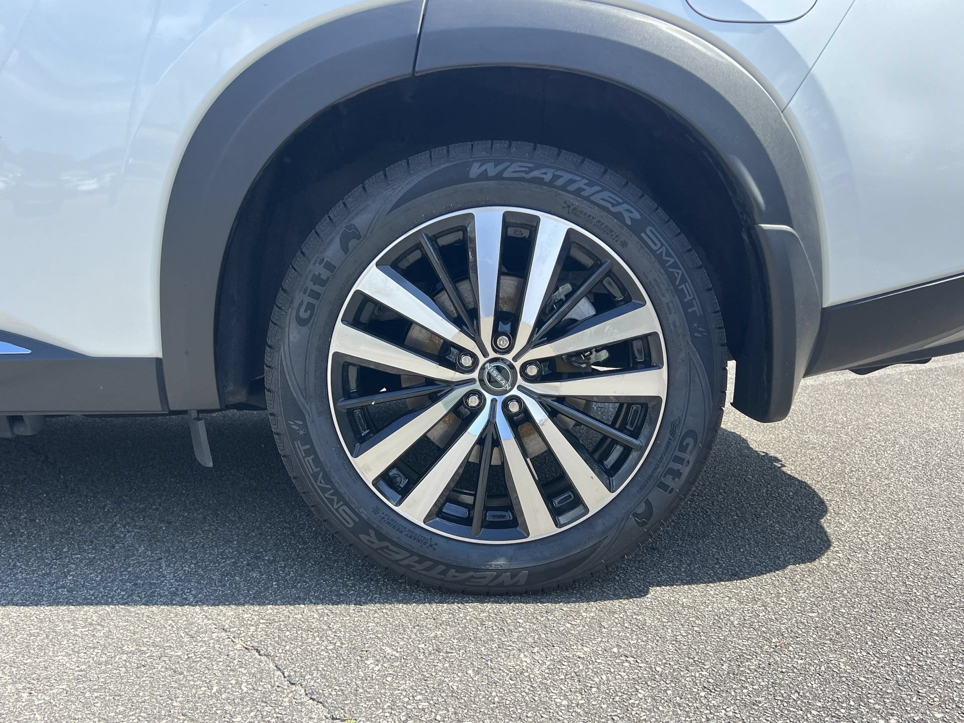 Certified 2025 Nissan Pathfinder Platinum w/ Cargo Package AWD/4WD image 38