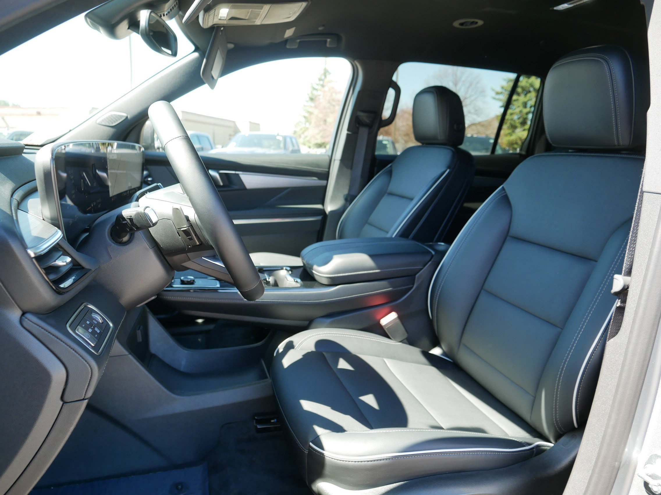 Used 2025 Buick Enclave Preferred image 33