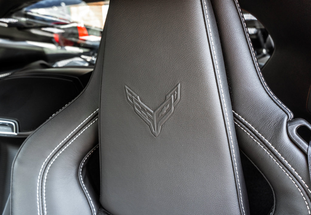 Used 2024 Chevrolet Corvette Stingray Coupe w/ 1LT RWD image 7