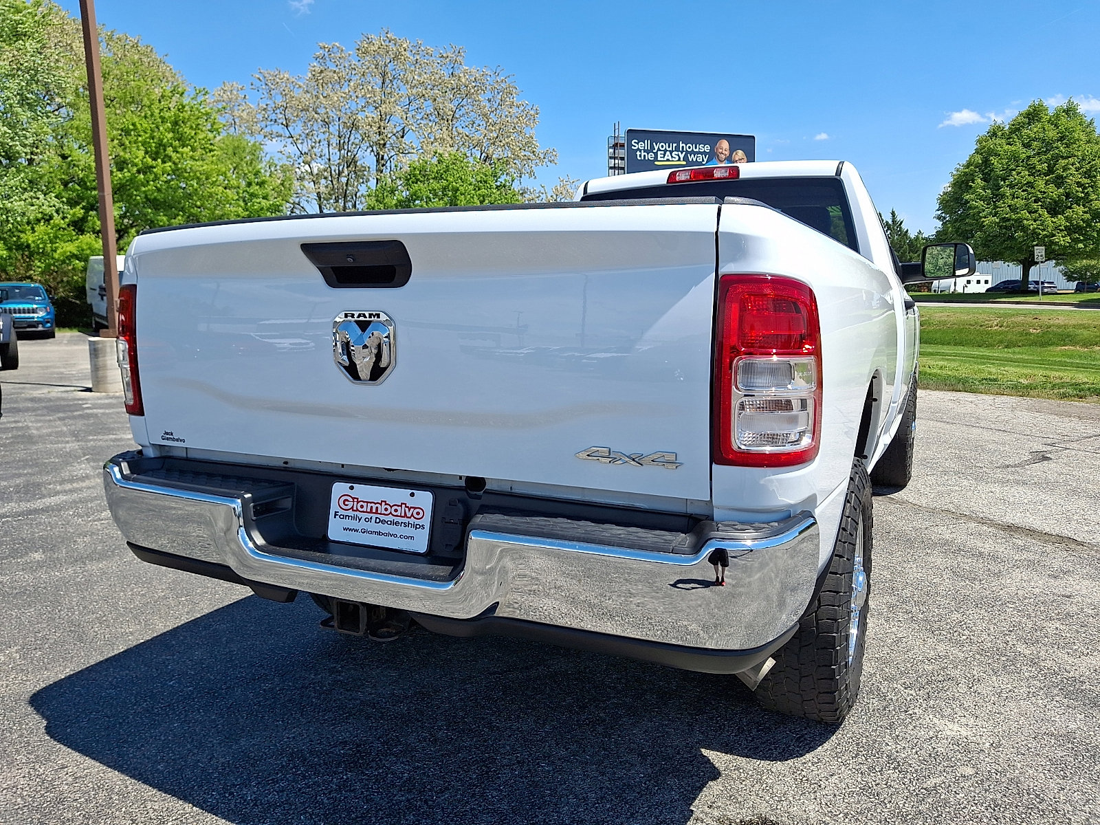 Used 2020 RAM 2500 Tradesman w/ Chrome Appearance Group AWD/4WD image 11