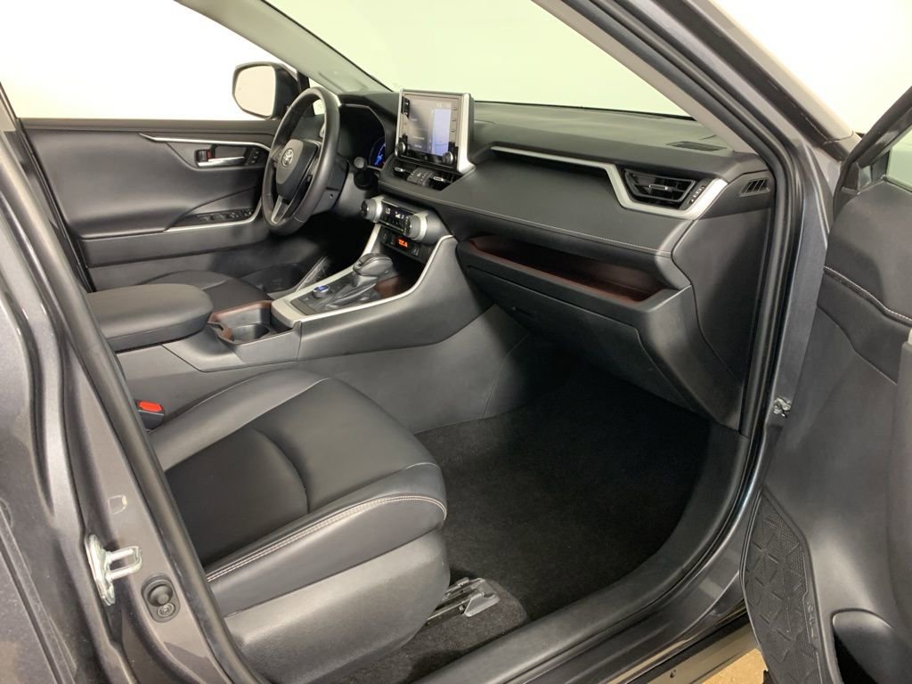 Used 2020 Toyota RAV4 Limited image 38