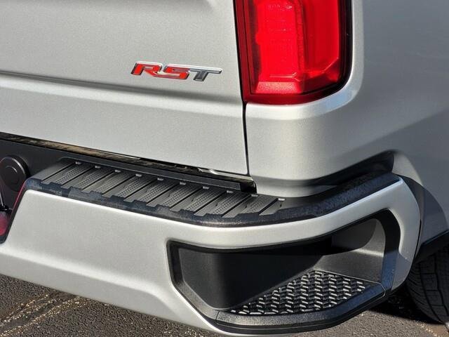 Used 2022 Chevrolet Silverado 1500 RST w/ Bed Protection Package image 9