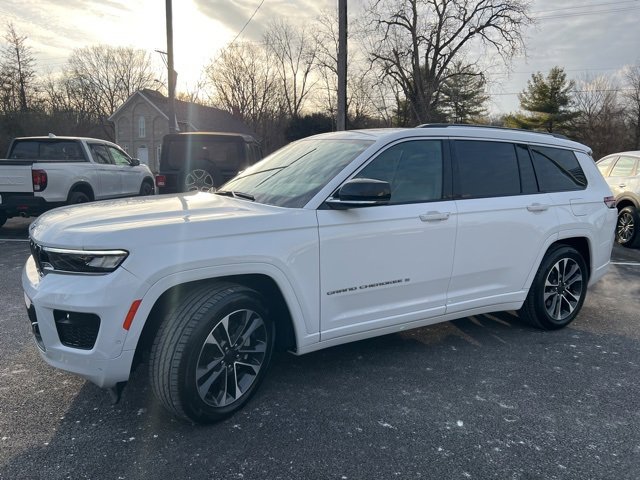 Used 2023 Jeep Grand Cherokee L Overland w/ Rear Seat Video Group I image 38