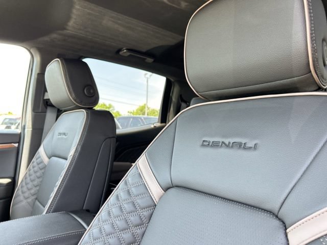 New 2026 GMC Canyon Denali w/ LPO, Denali Black Edition AWD/4WD image 24