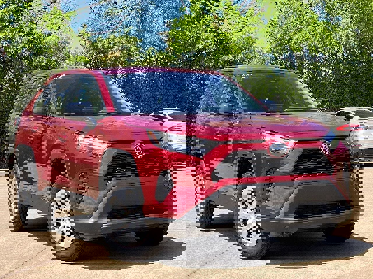 Used 2025 Toyota RAV4 LE image 2