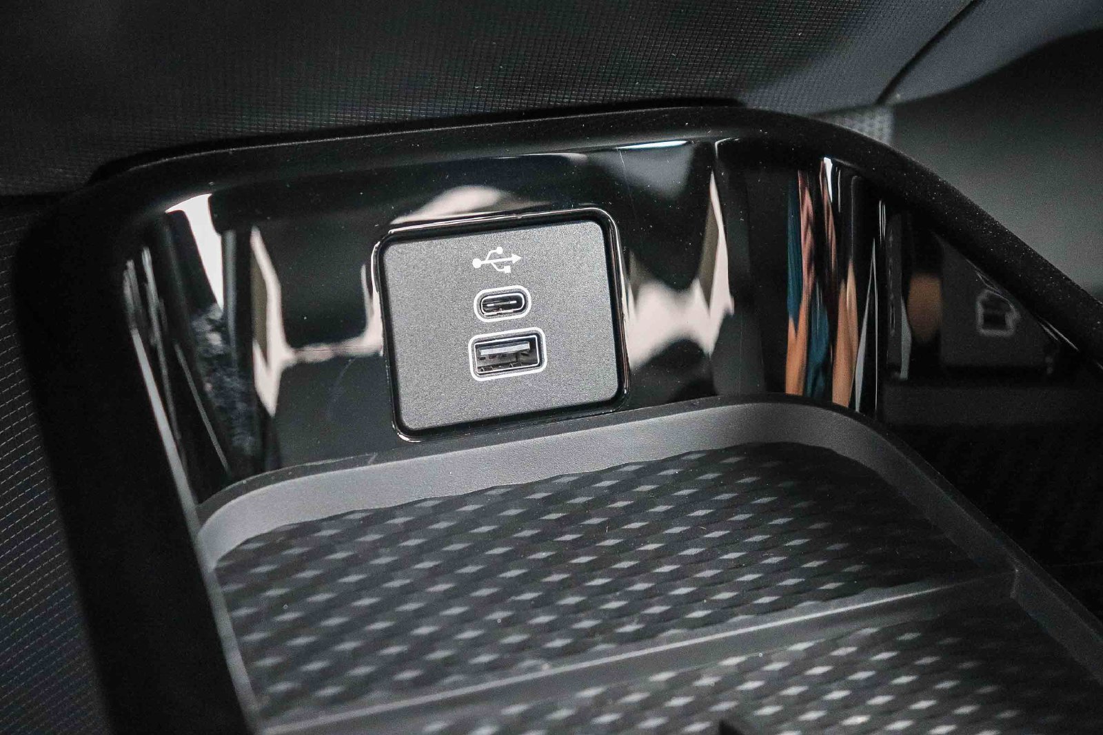 New 2026 Ford Mustang Mach-E Select RWD image 27
