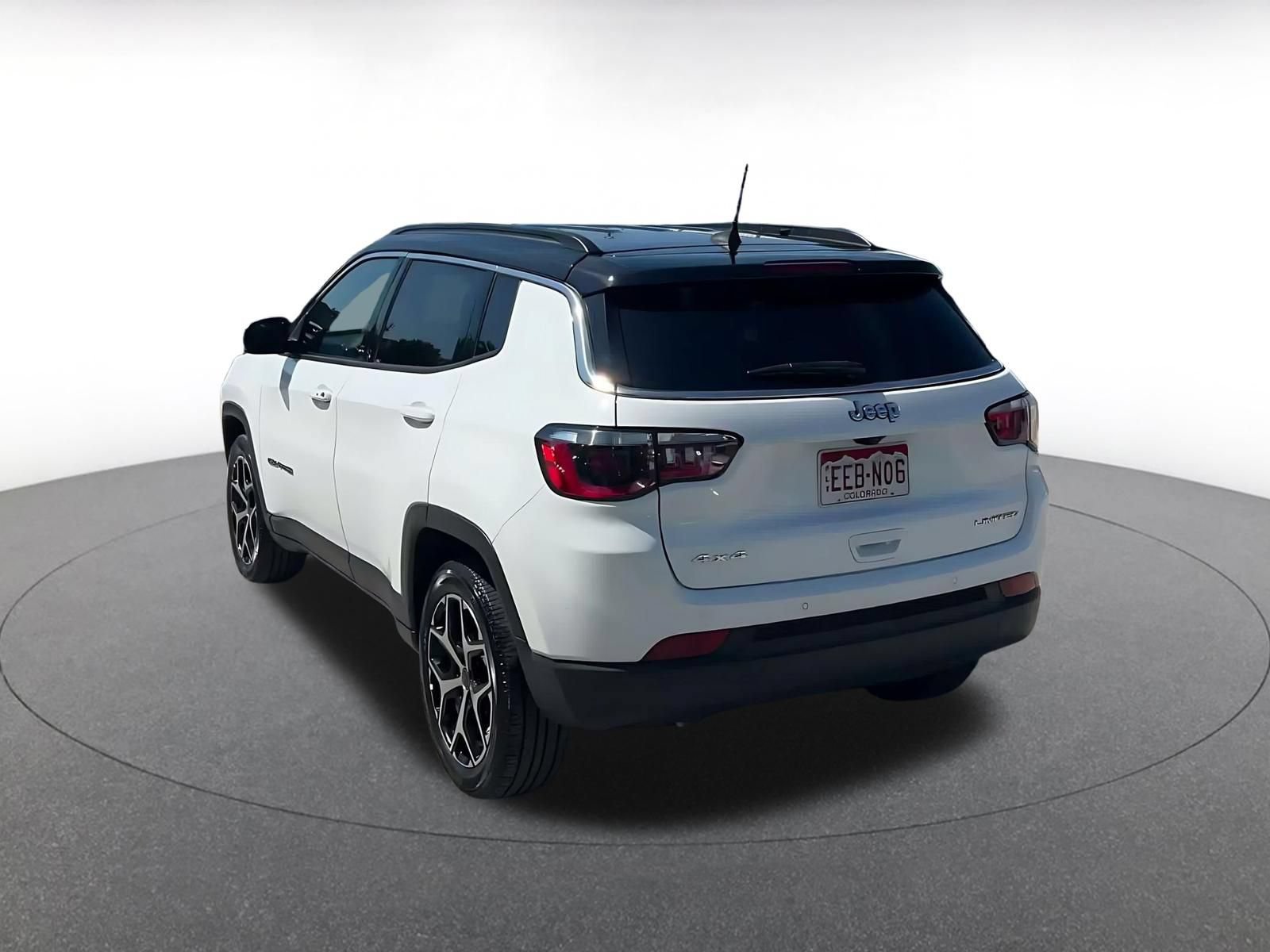 Used 2025 Jeep Compass Limited AWD/4WD image 10