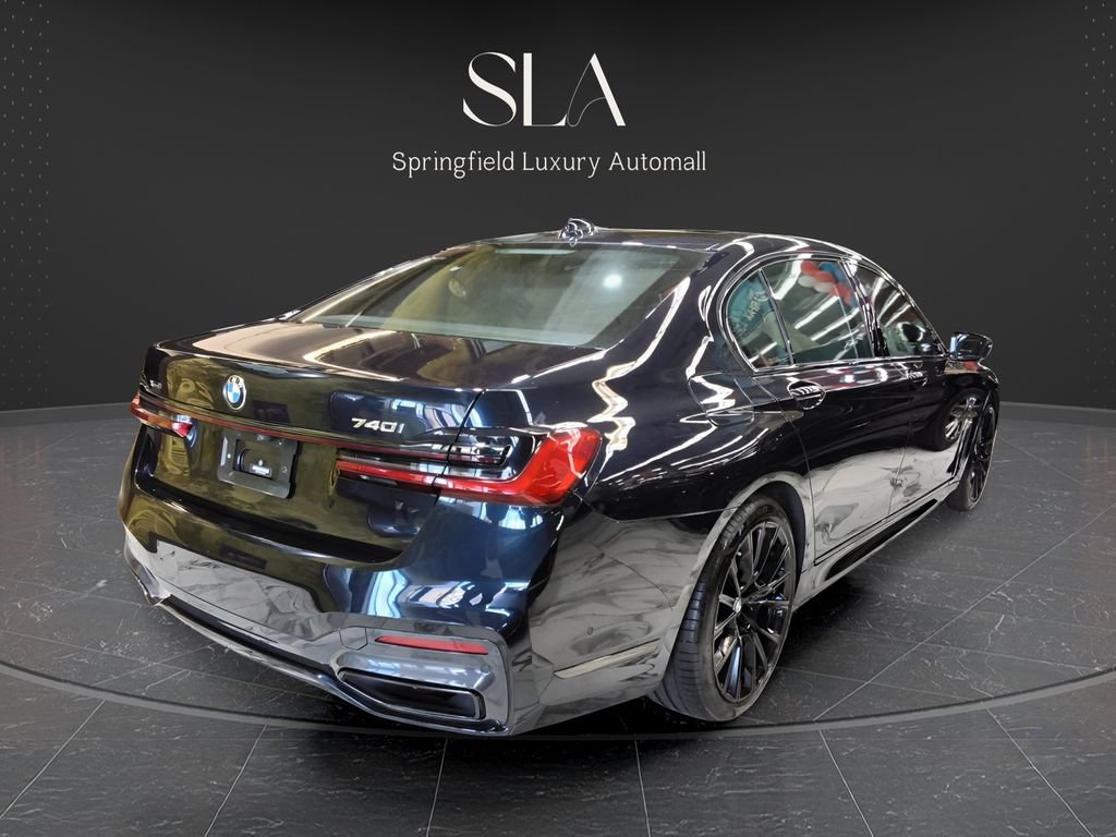 Used 2022 BMW 740i xDrive w/ M Sport Package AWD/4WD image 7