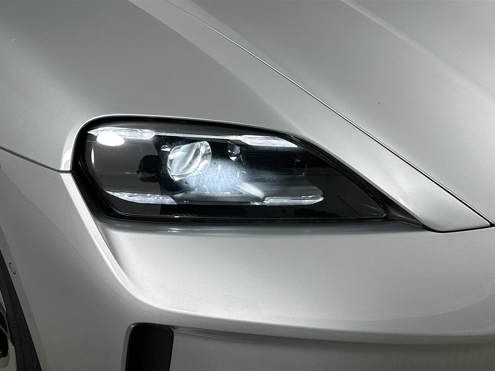 New 2026 Porsche Taycan GTS AWD/4WD image 10