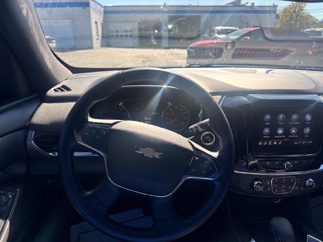 Used 2023 Chevrolet Traverse LT AWD/4WD image 13