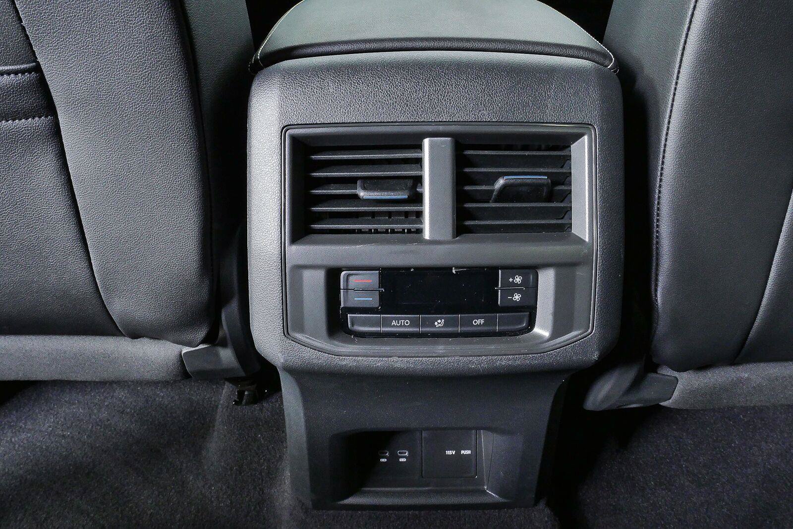 Certified 2023 Volkswagen Atlas SE FWD image 18