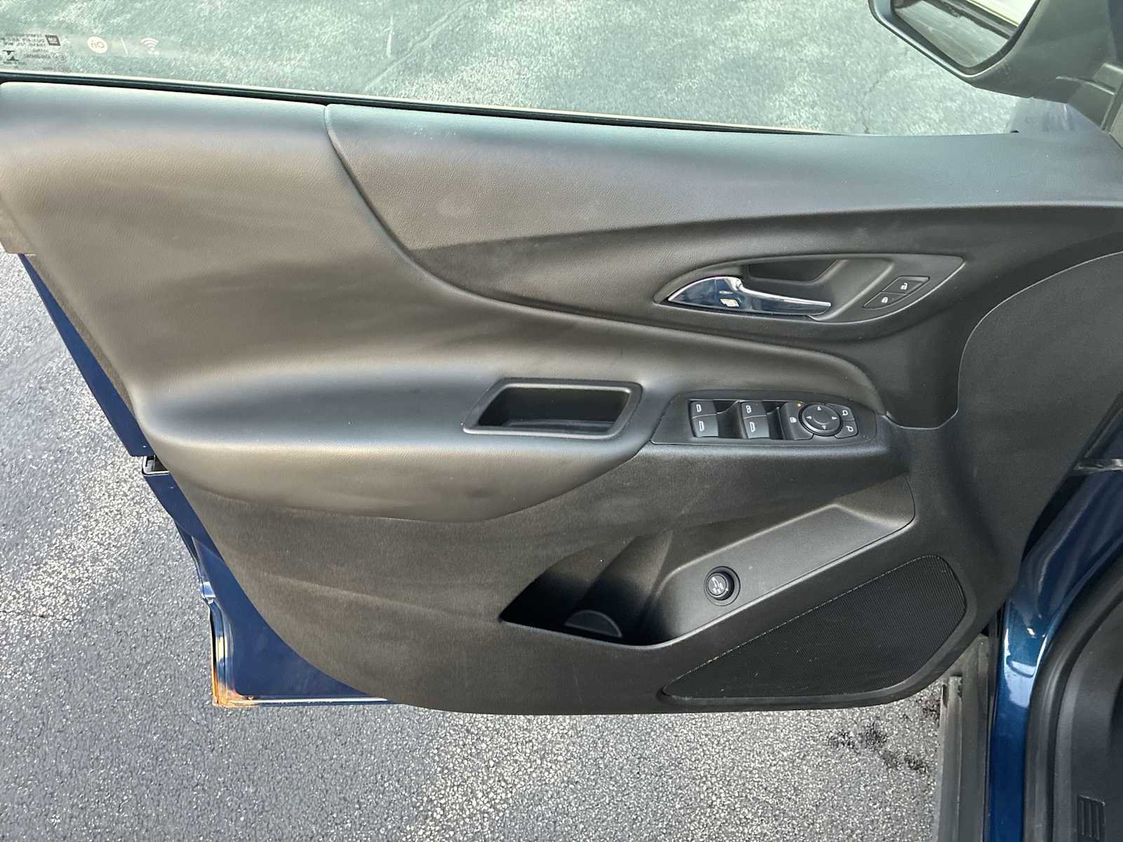 Used 2023 Chevrolet Equinox LT image 22