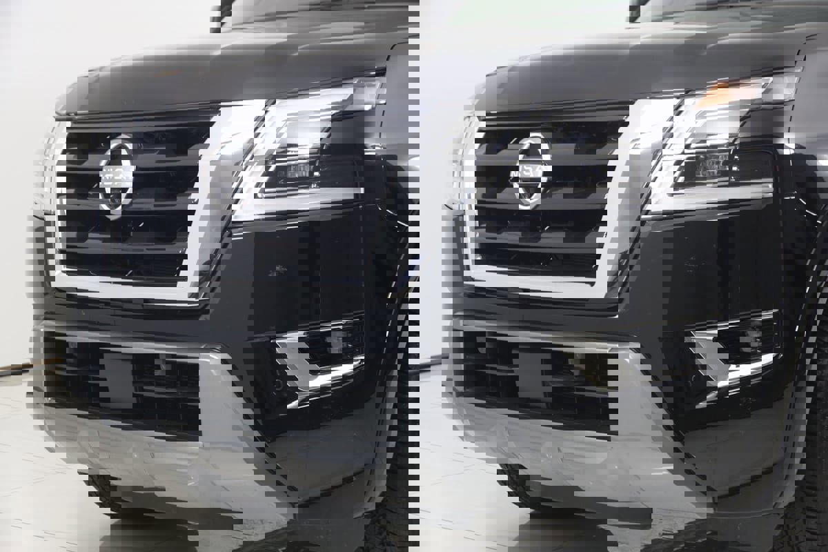 Used 2024 Nissan Armada SL w/ Captain's Chairs Package image 56