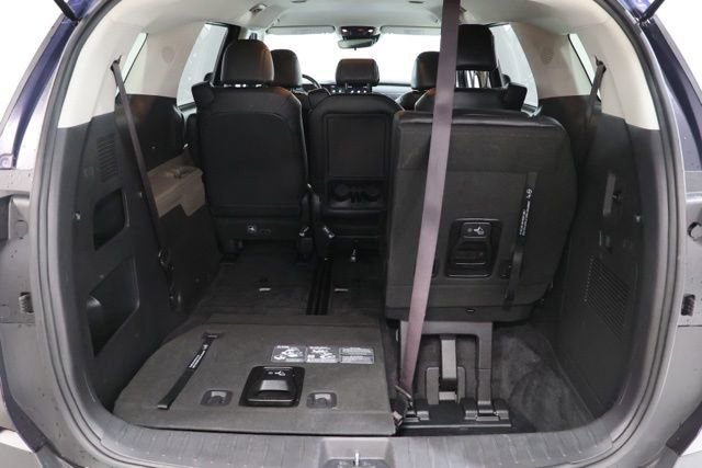 Used 2025 Kia Carnival FWD image 35