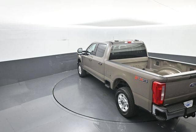 New 2026 Ford F250 XLT w/ FX4 Off-Road Package AWD/4WD image 26