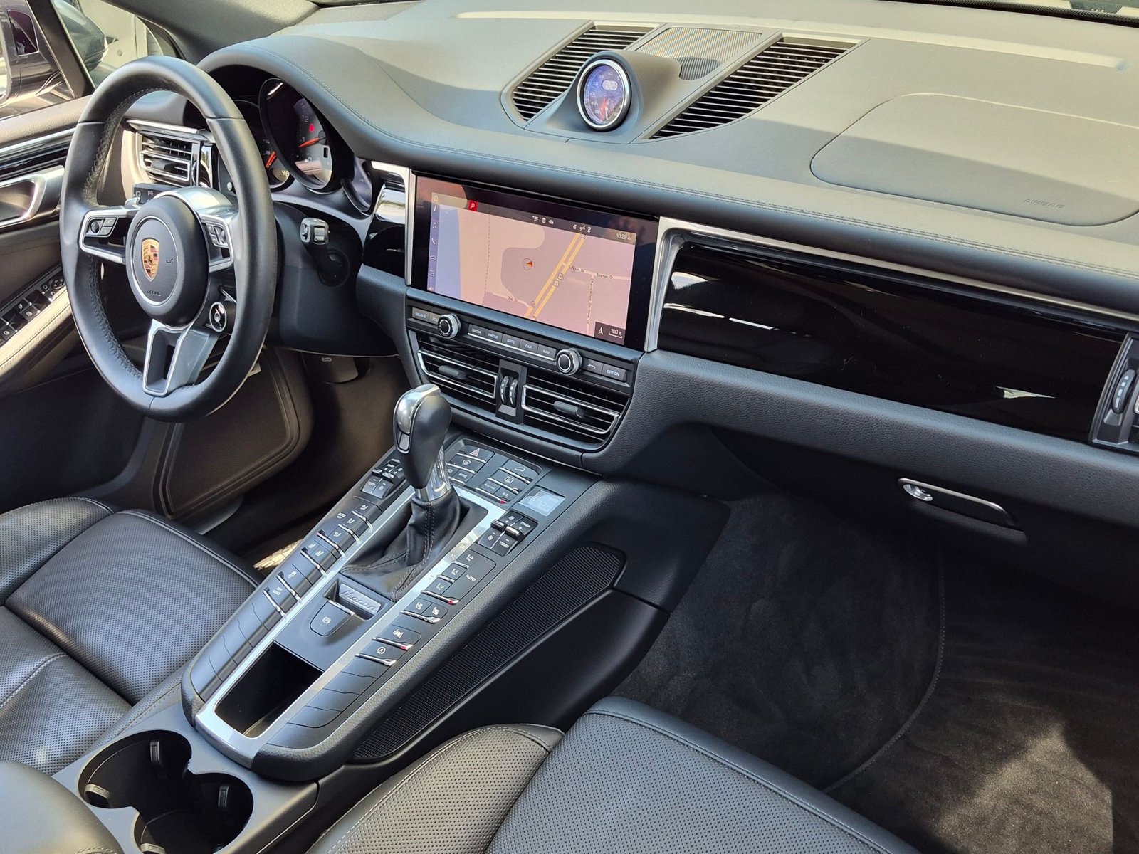 Certified 2020 Porsche Macan S AWD/4WD image 27