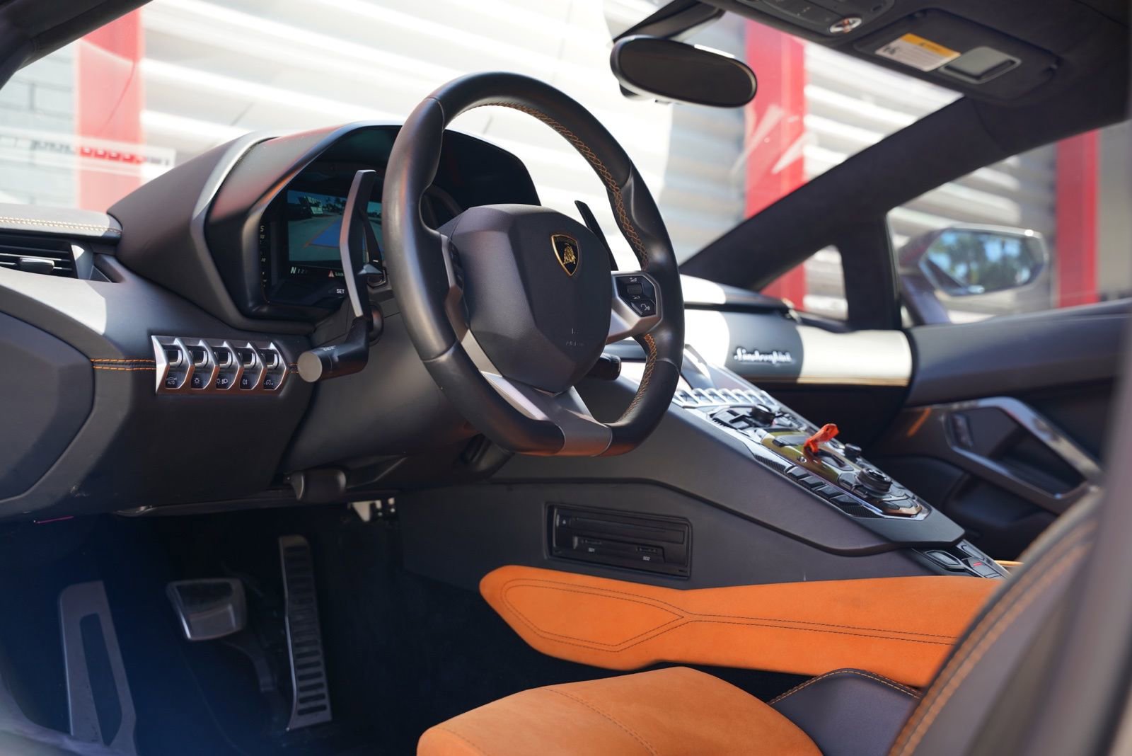 Used 2017 Lamborghini Aventador S image 12