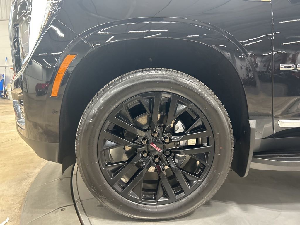 Used 2025 GMC Yukon XL Denali w/ LPO, Floor Liner Package image 38