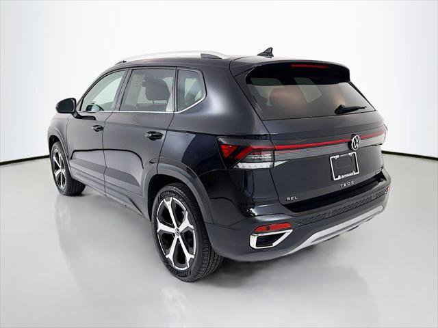 Used 2025 Volkswagen Taos SEL AWD/4WD image 5