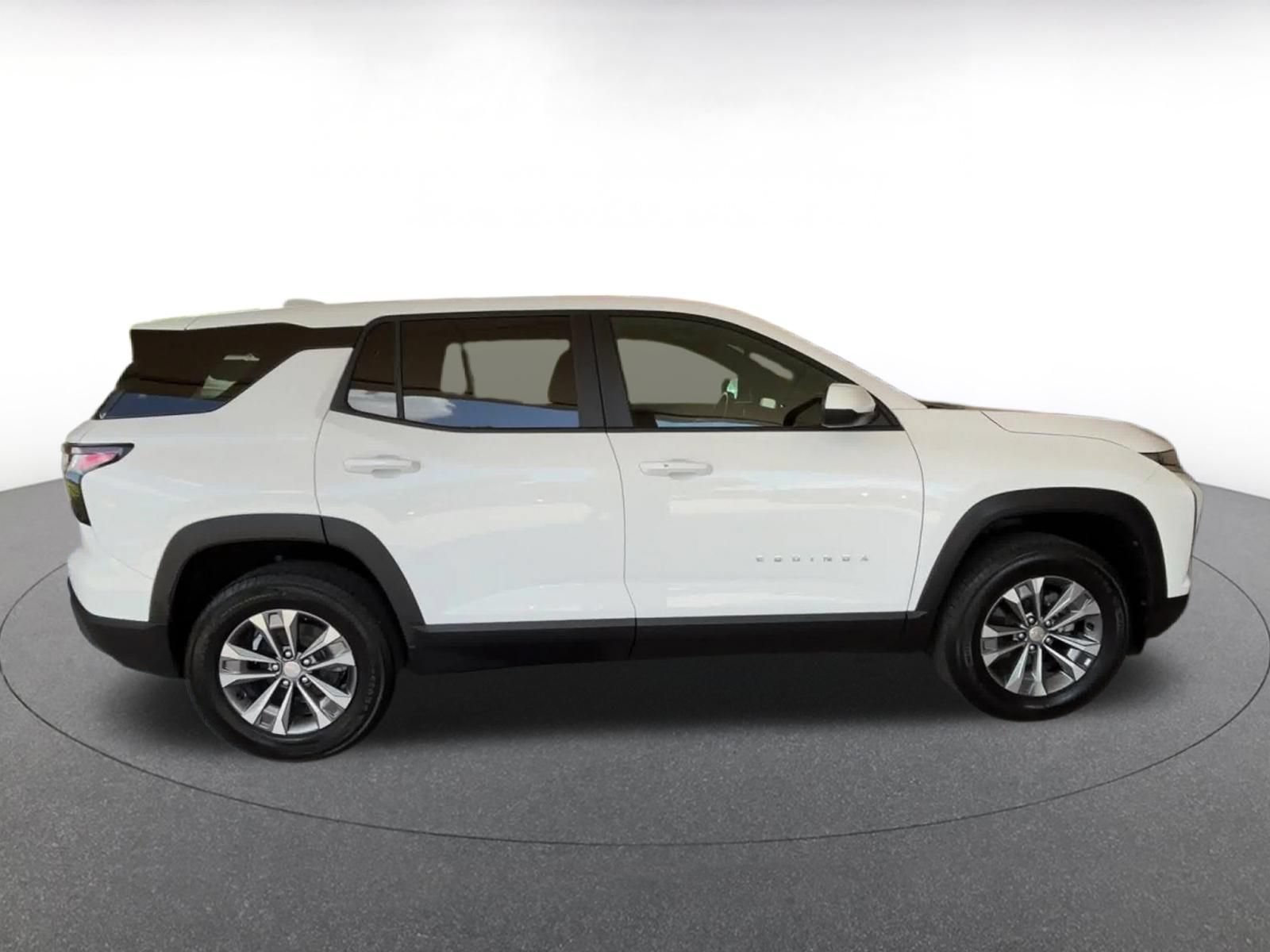 Used 2025 Chevrolet Equinox LT FWD image 16
