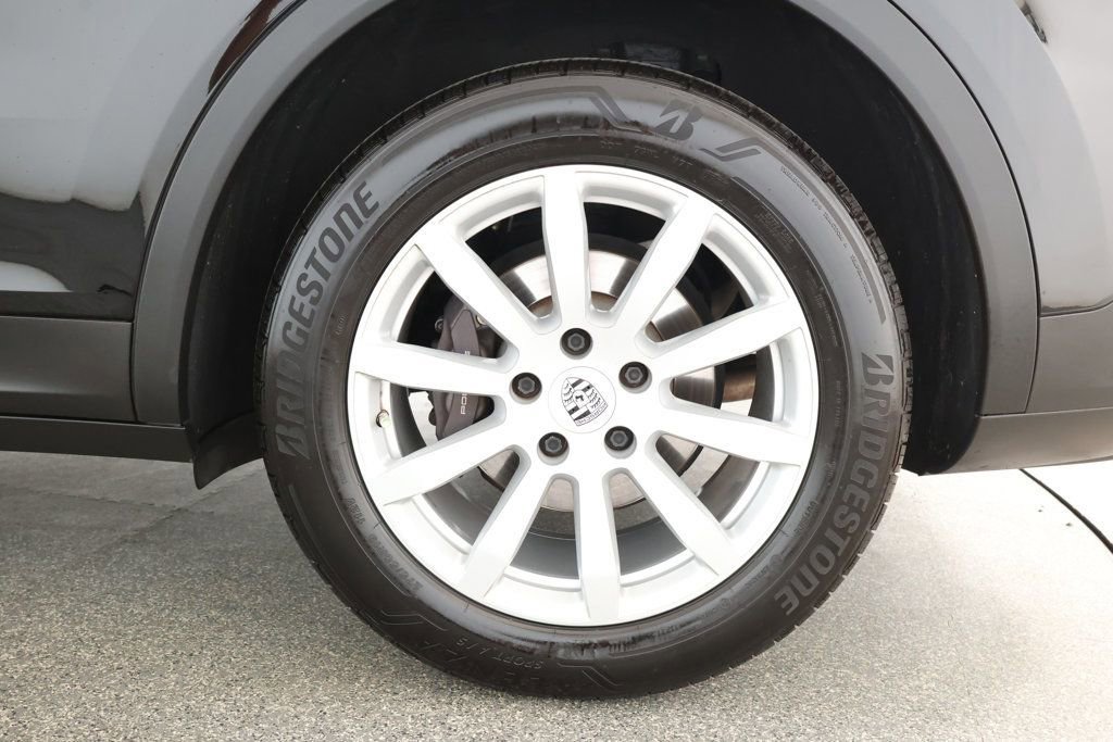 Used 2022 Porsche Cayenne image 7