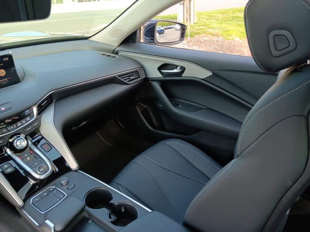 Used 2025 Acura TLX w/ Technology Package FWD image 11
