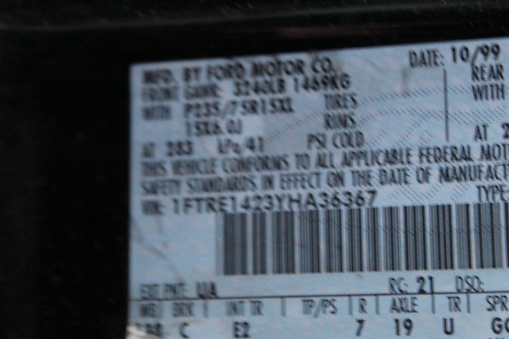 Used 2000 Ford E-150 and Econoline 150 image 14