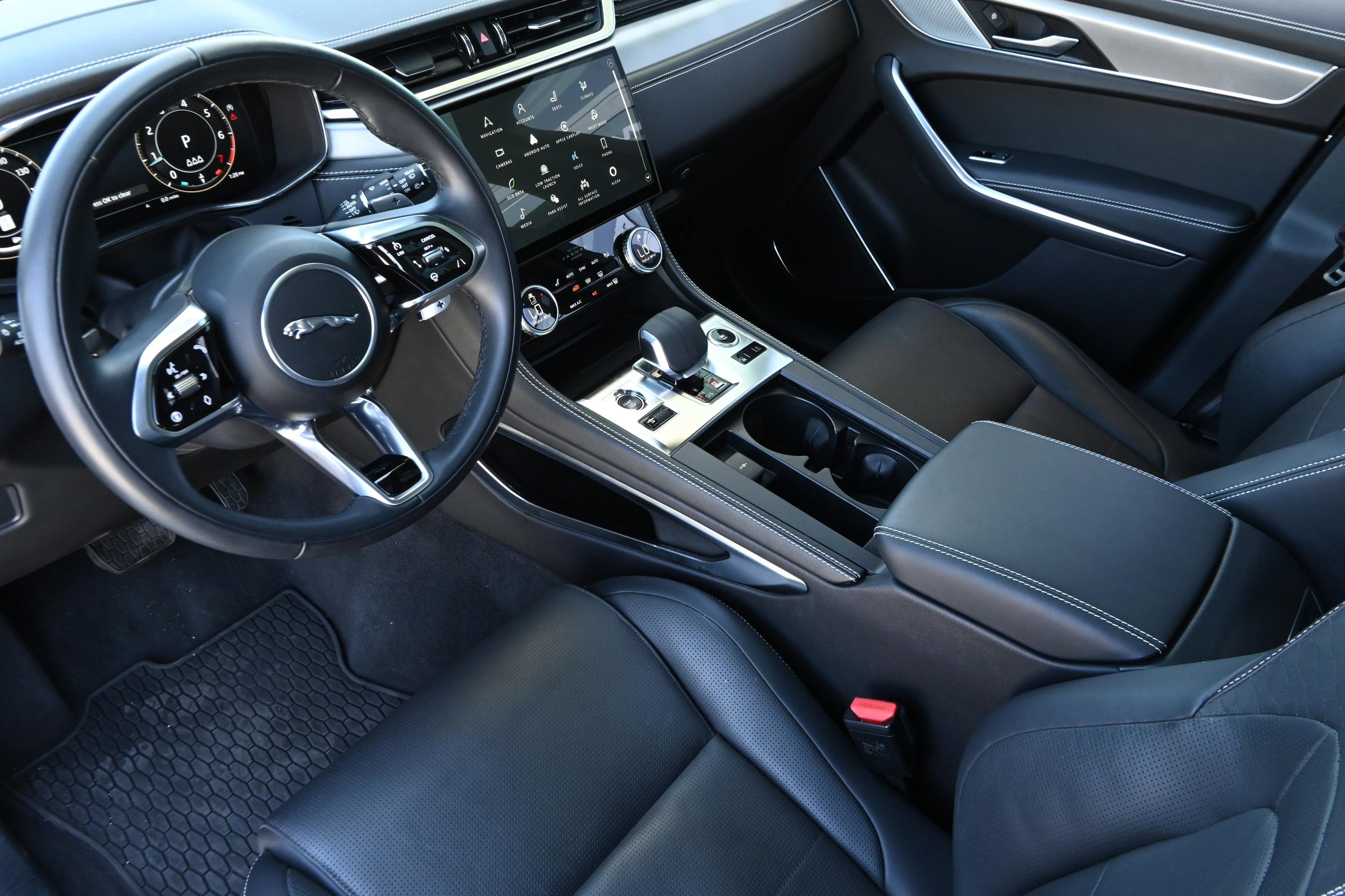 Used 2025 Jaguar F-PACE R-Dynamic S image 13