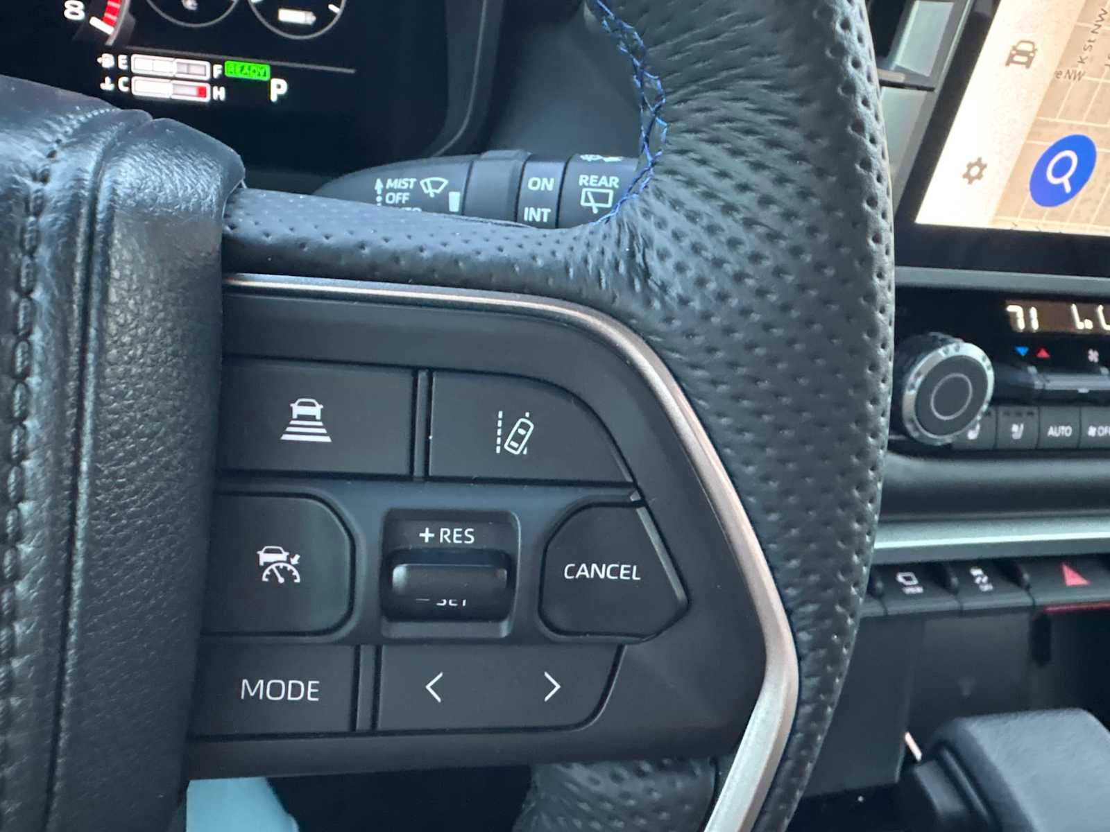 Used 2025 Toyota Sequoia Platinum image 33