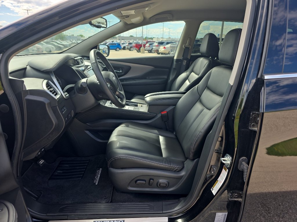 Certified 2024 Nissan Murano SV w/ SV Midnight Edition Package AWD/4WD image 13