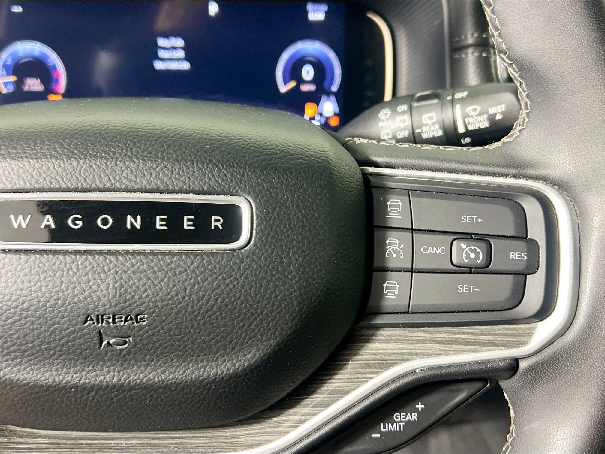 Used 2022 Jeep Wagoneer Series II AWD/4WD image 19