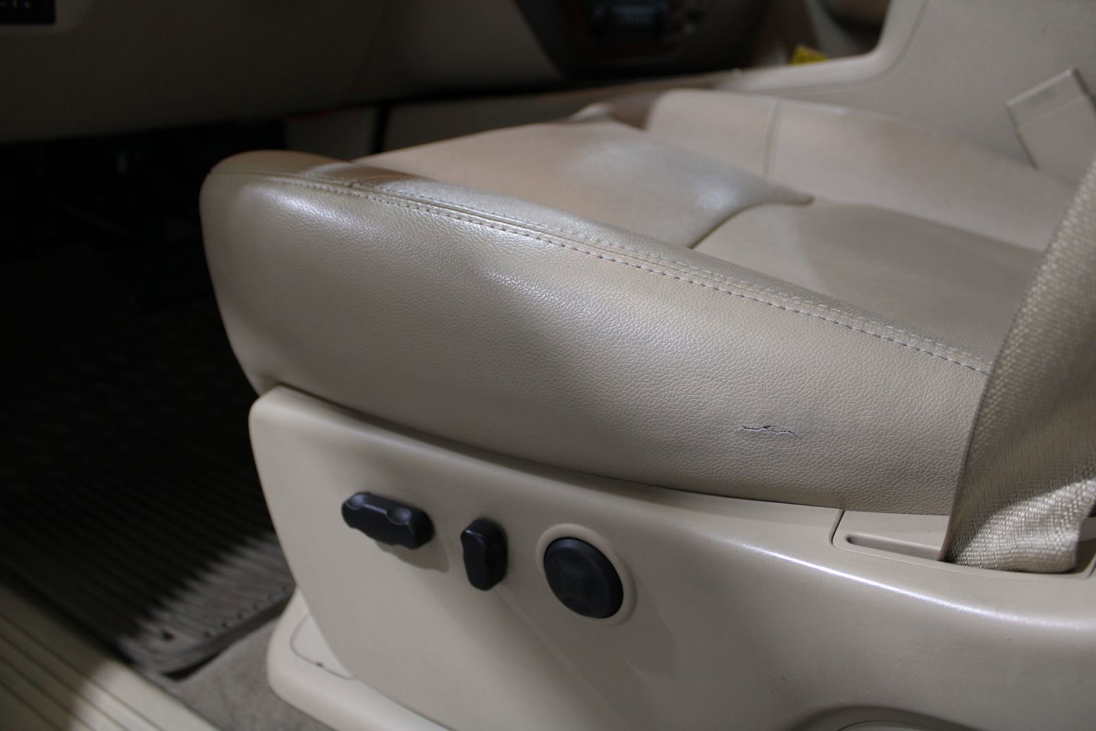 Used 2012 Chevrolet Silverado 3500 LTZ w/ LTZ Plus Package image 4