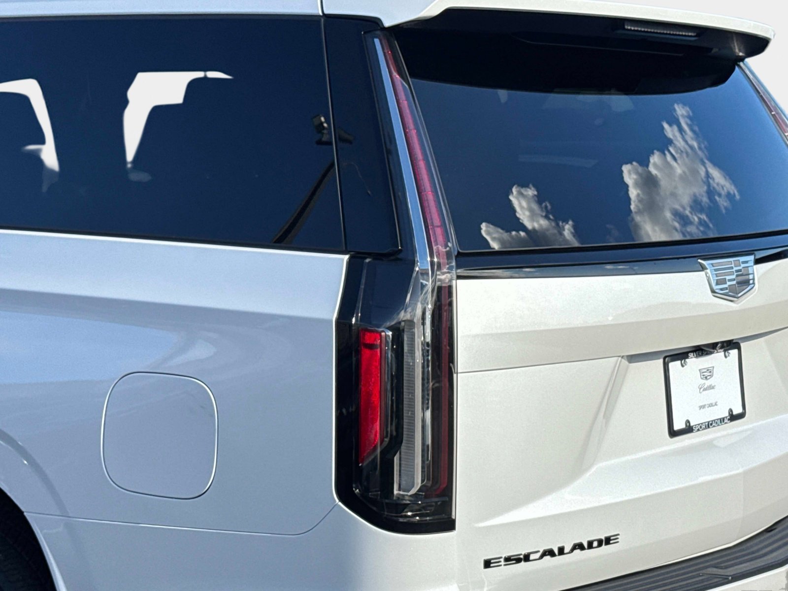 Used 2024 Cadillac Escalade ESV Sport Platinum w/ LPO, ONYX Package image 30