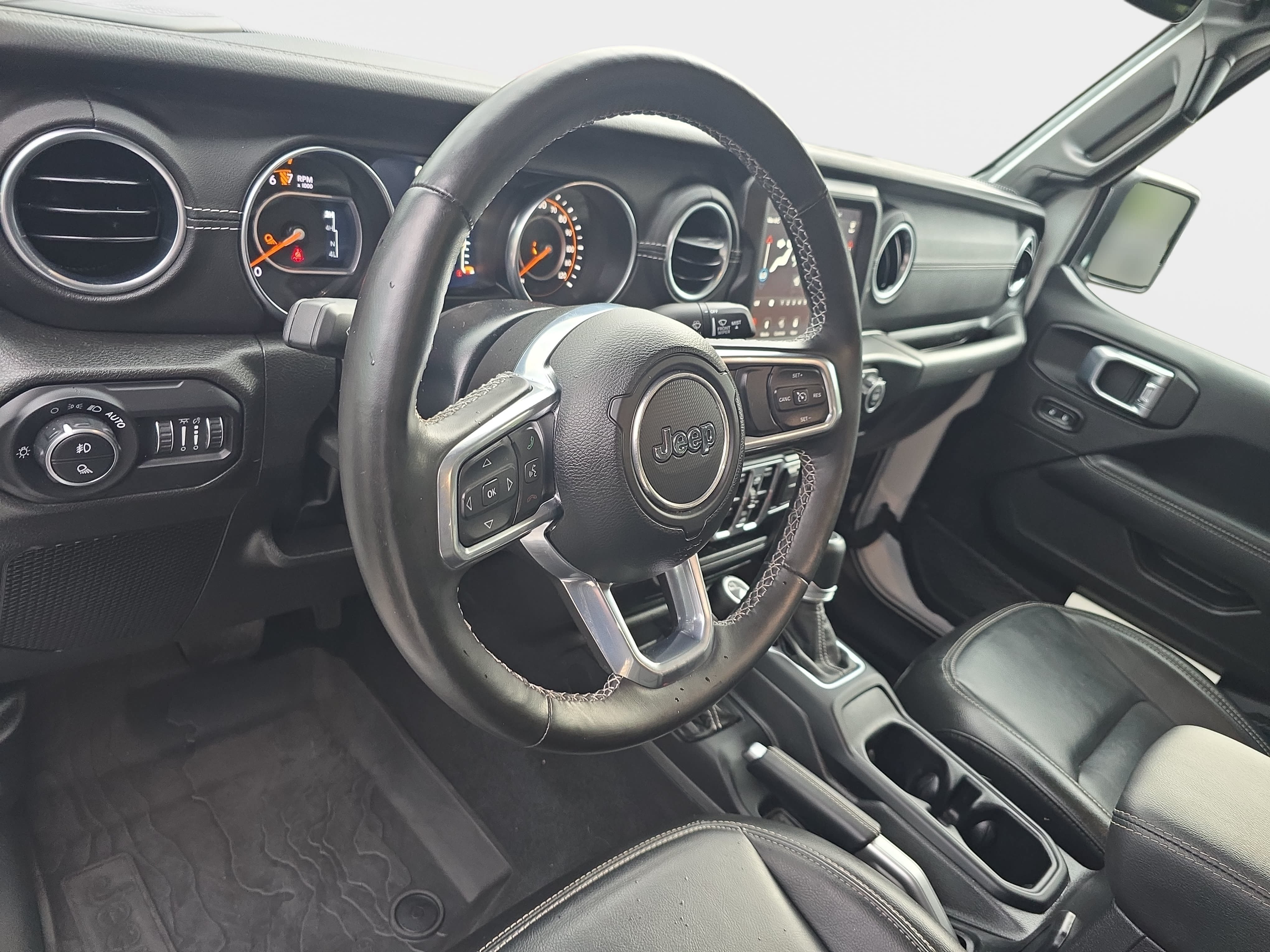 Used 2022 Jeep Gladiator Overland w/ Popular Equipment Package AWD/4WD image 15
