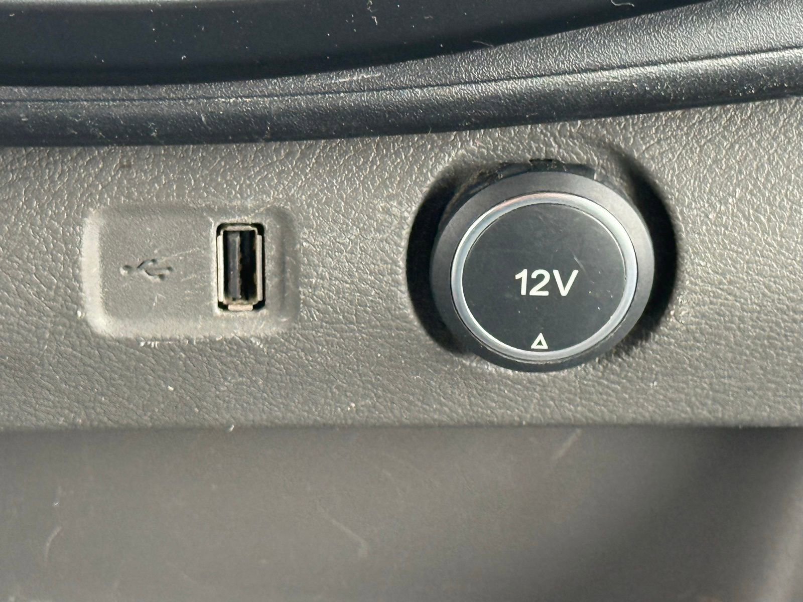 Used 2022 Ford Transit 250 Medium Roof image 19