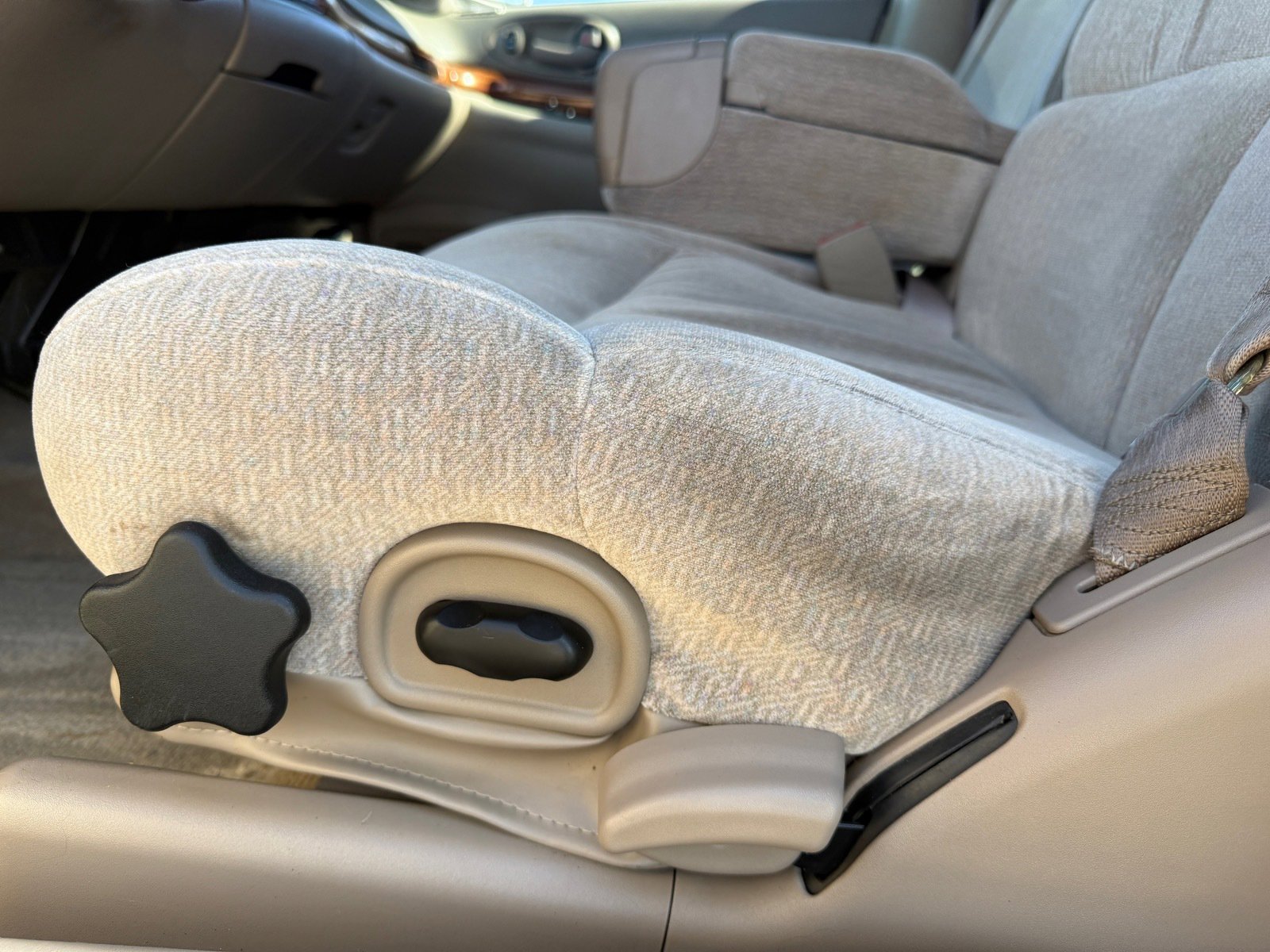 Used 2001 Buick Le Sabre Custom w/ Prestige Pkg image 10