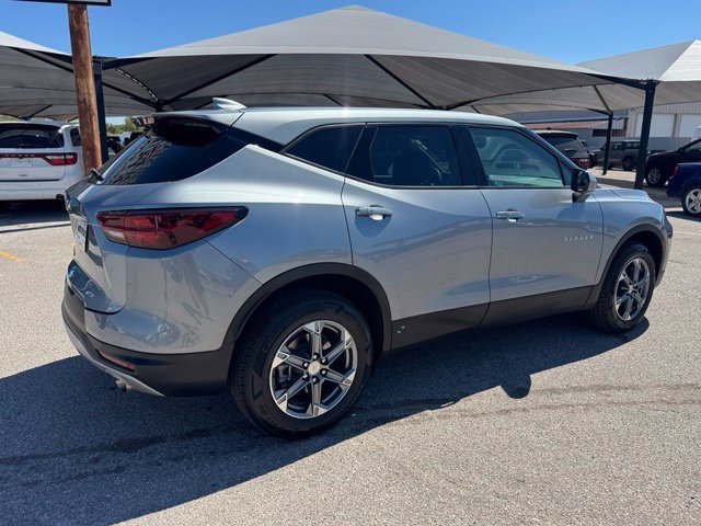 Used 2025 Chevrolet Blazer LT FWD image 6