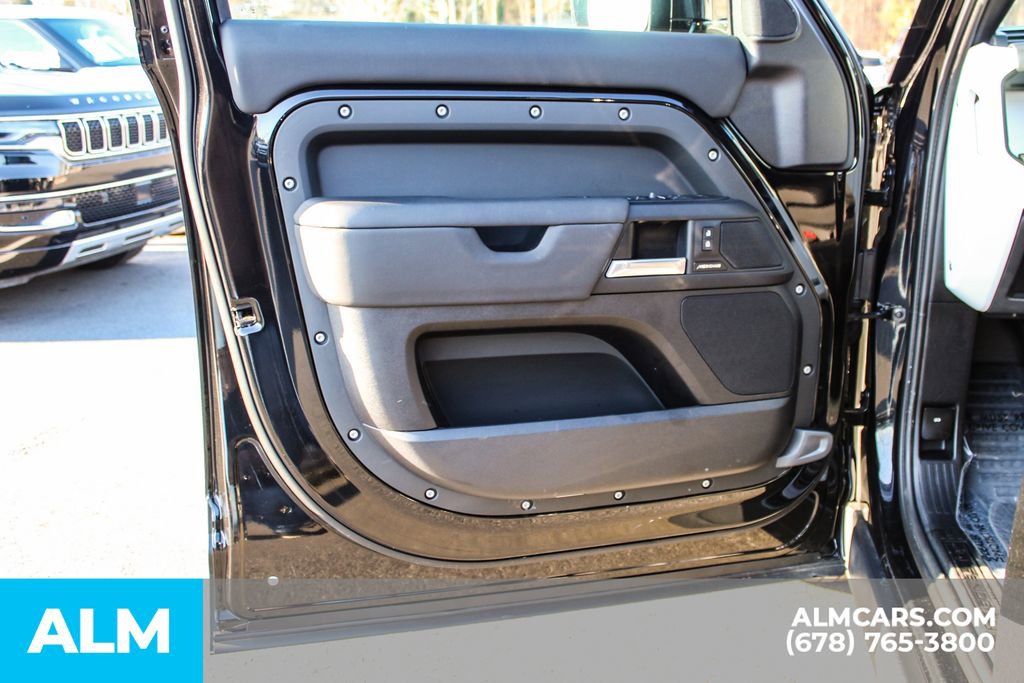 Used 2025 Land Rover Defender 110 S image 35