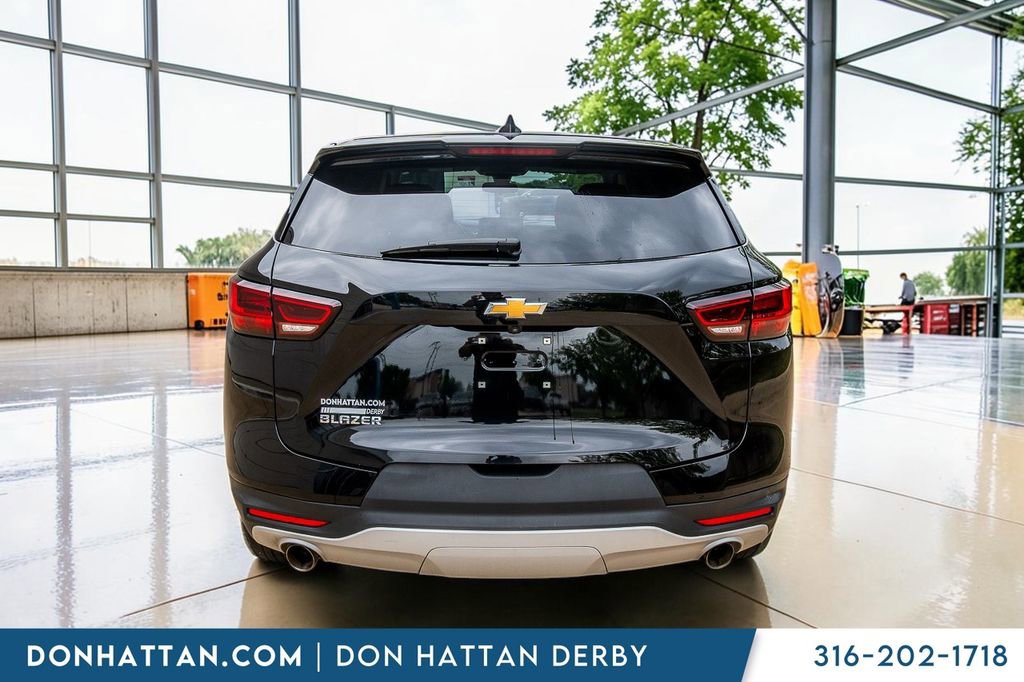 Used 2025 Chevrolet Blazer LT FWD image 31