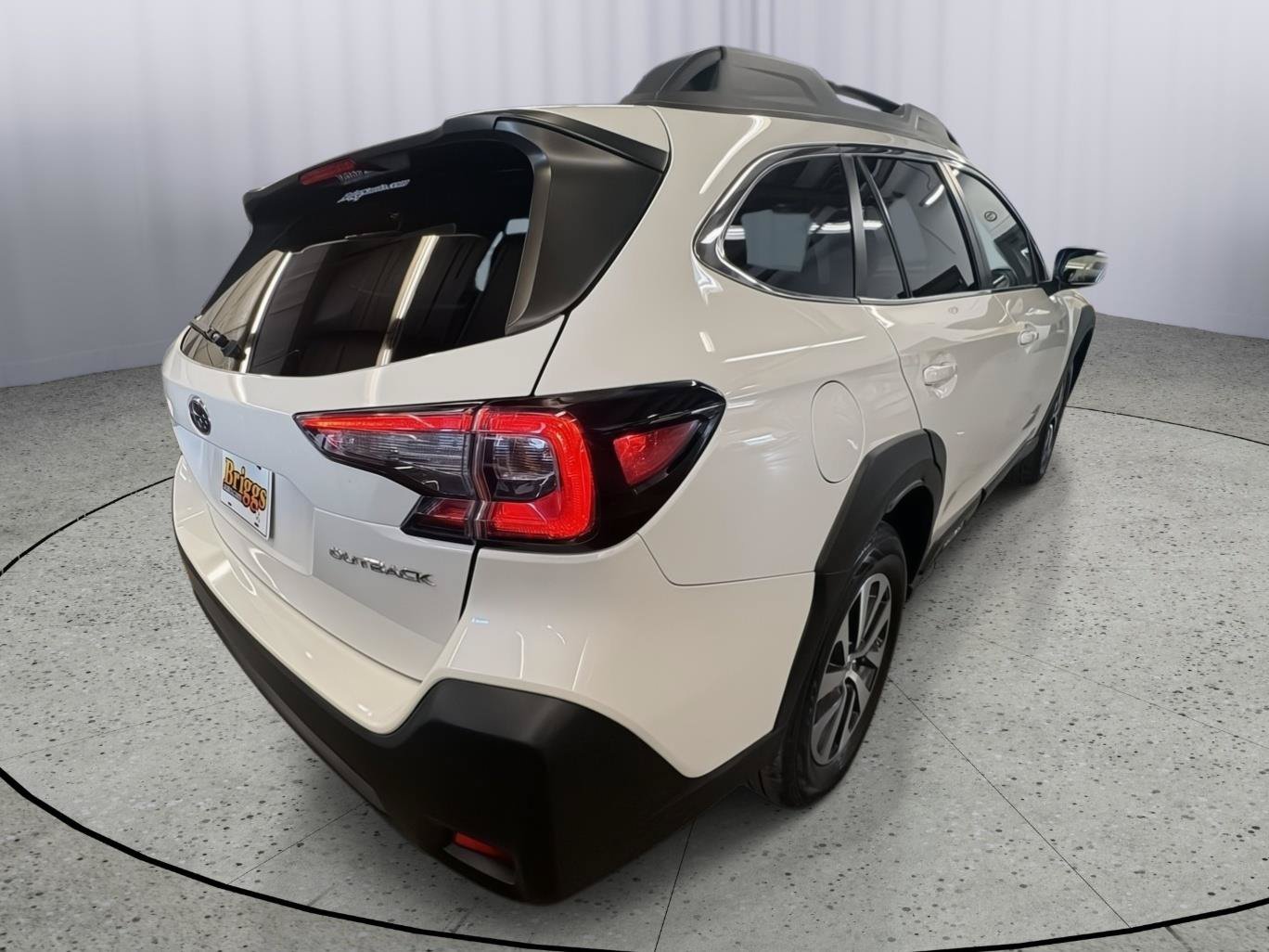 Used 2024 Subaru Outback Premium AWD/4WD image 5