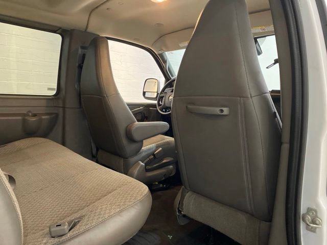 Used 2025 Chevrolet Express 3500 LT w/ LT Preferred Equipment Group RWD image 20