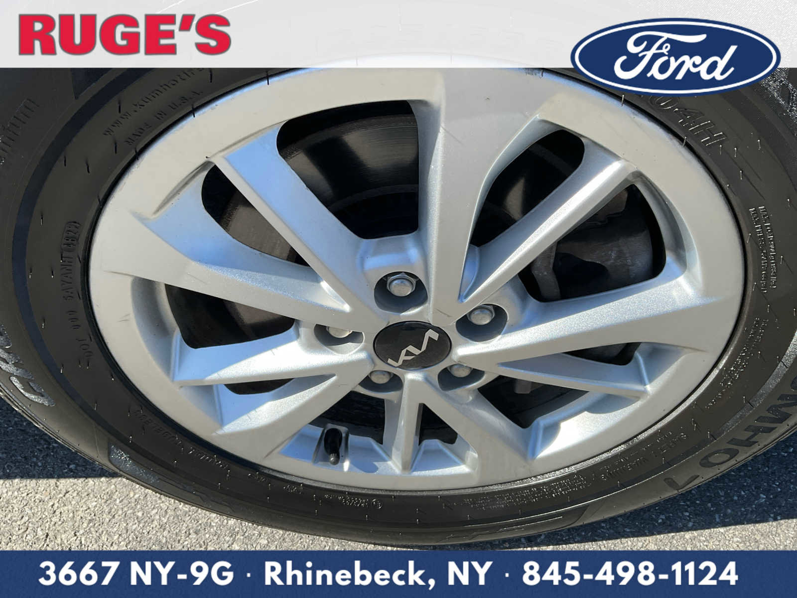 Used 2022 Kia Carnival LX image 10