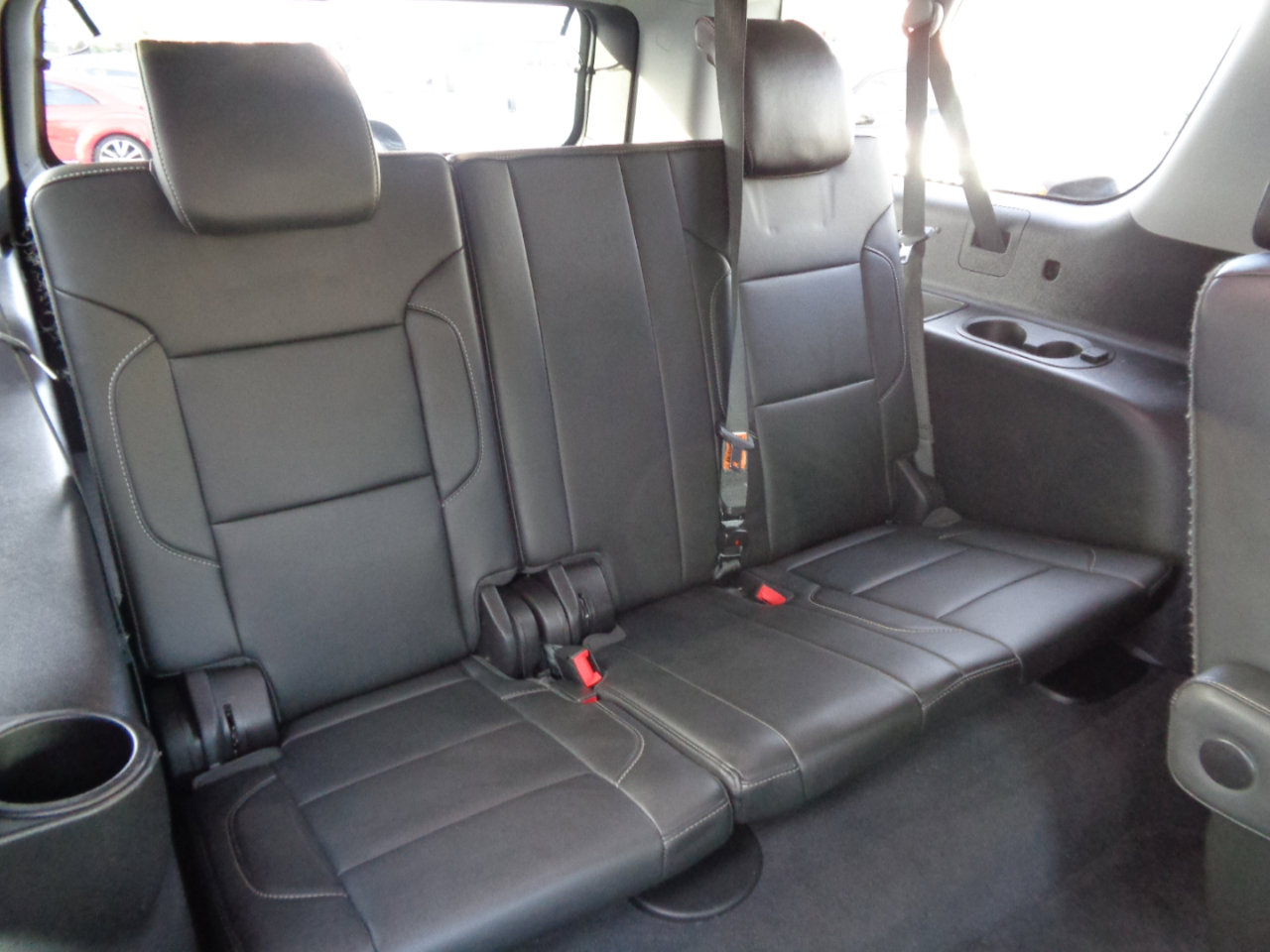 Used 2019 Chevrolet Suburban LT w/ Luxury Package image 8